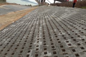 水利護坡磚塑料模具主要應用在哪些施工地點？